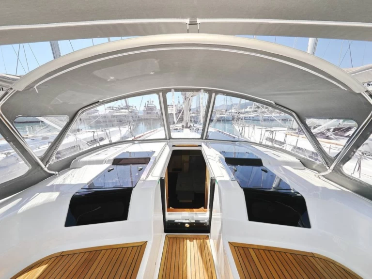 Velero para alquilar Šibenik al mejor precio