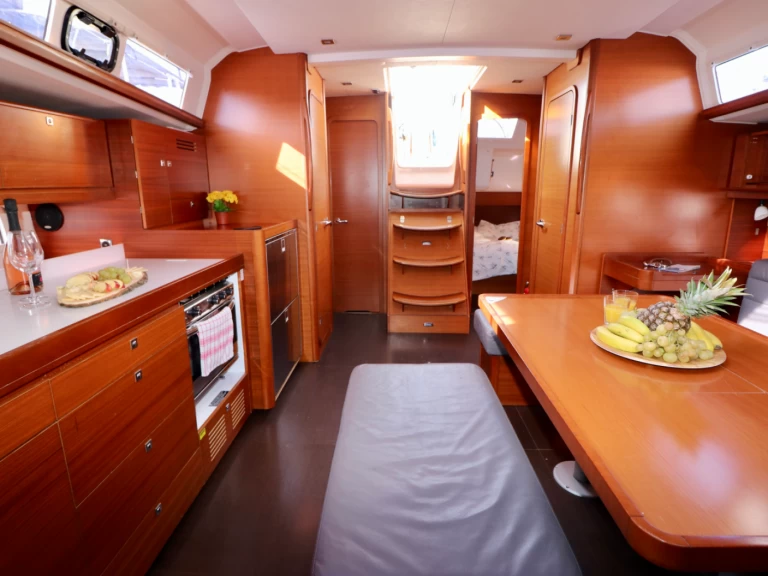 Alquiler de Velero, con o sin patrón Dufour Kaštela