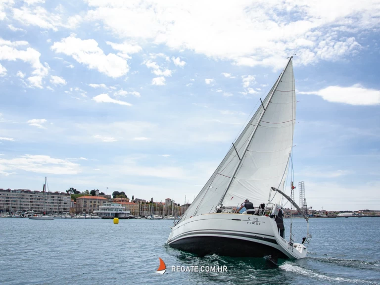 Alquiler de Velero, con o sin patrón Bénéteau Pula