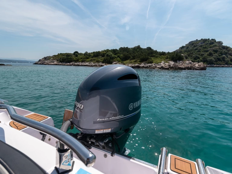 Lancha para alquilar Trogir al mejor precio