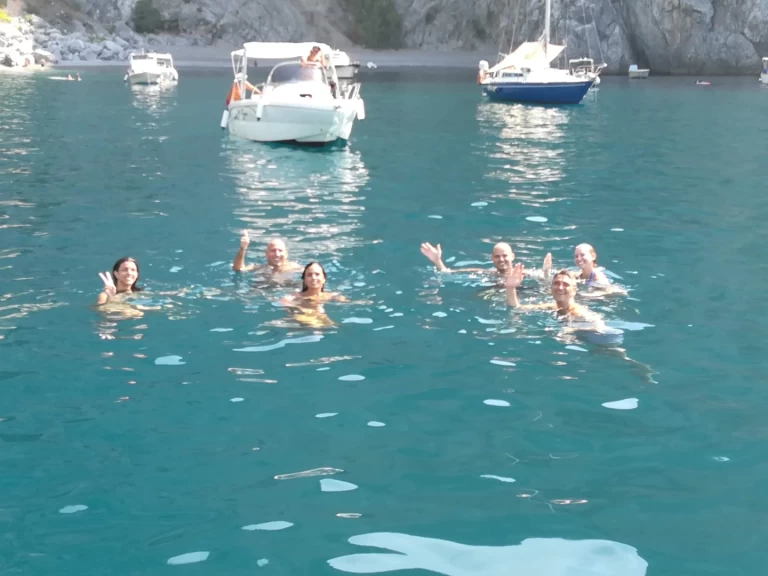 Alquiler de embarcaciones Acquaviva 30 EXE enSalerno en Samboat