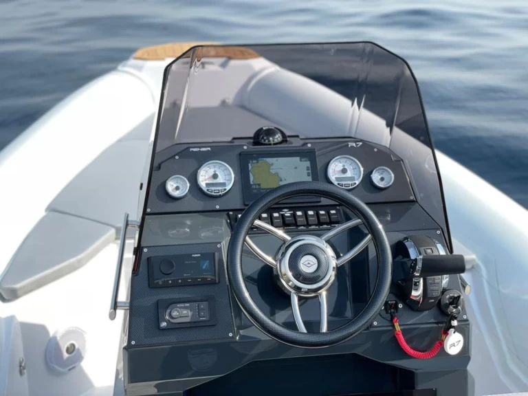 Alquiler de embarcaciones Renier Renier R7 Tourer enLe Lavandou en Samboat