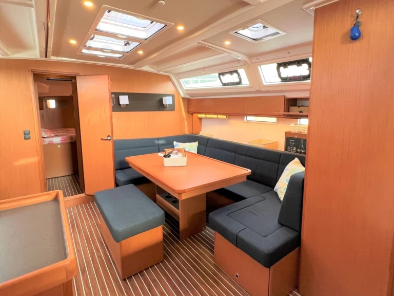 Velero para alquilar Split al mejor precio