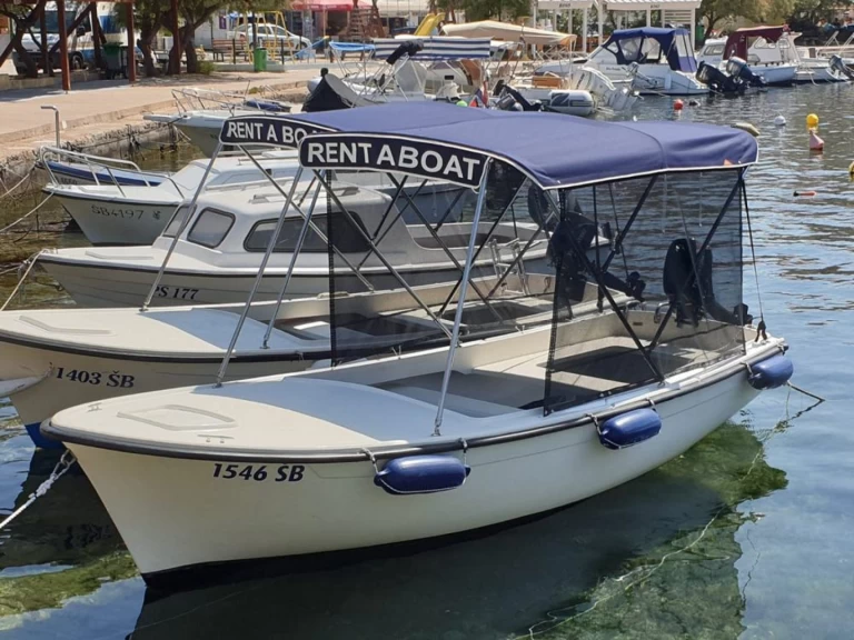 Alquiler de embarcaciones JUGOPLASTIKA PODGORA 460 enGrebaštica en Samboat