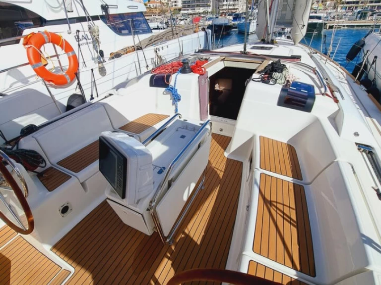 Jeanneau Sun Odyssey 449 de alquiler a Sant Antoni de Portmany