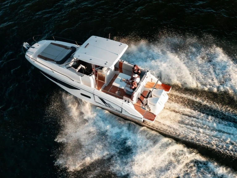 Alquiler de Bénéteau Beneteau Flyer 9 en Punat