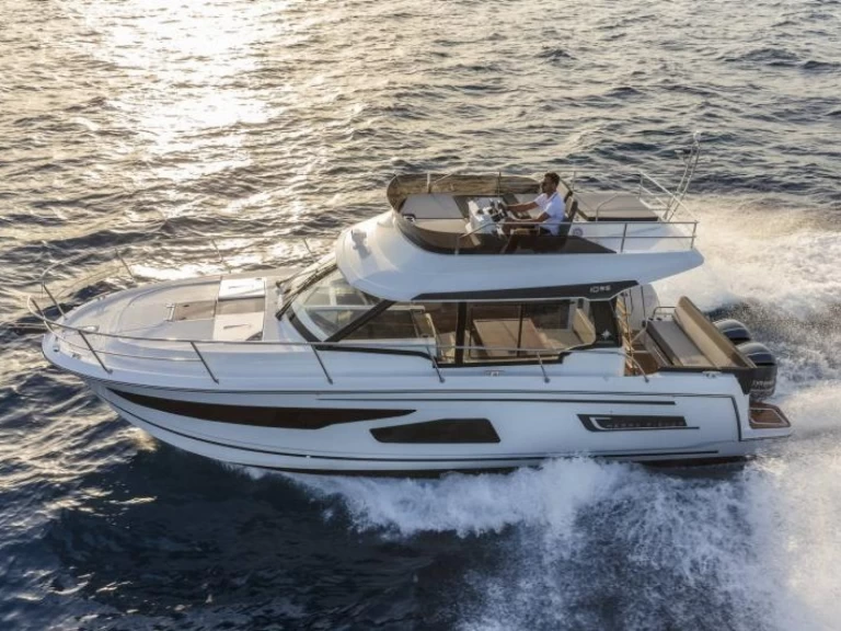 Alquiler de embarcaciones Jeanneau Merry Fisher 1095 Fly enPunat en Samboat