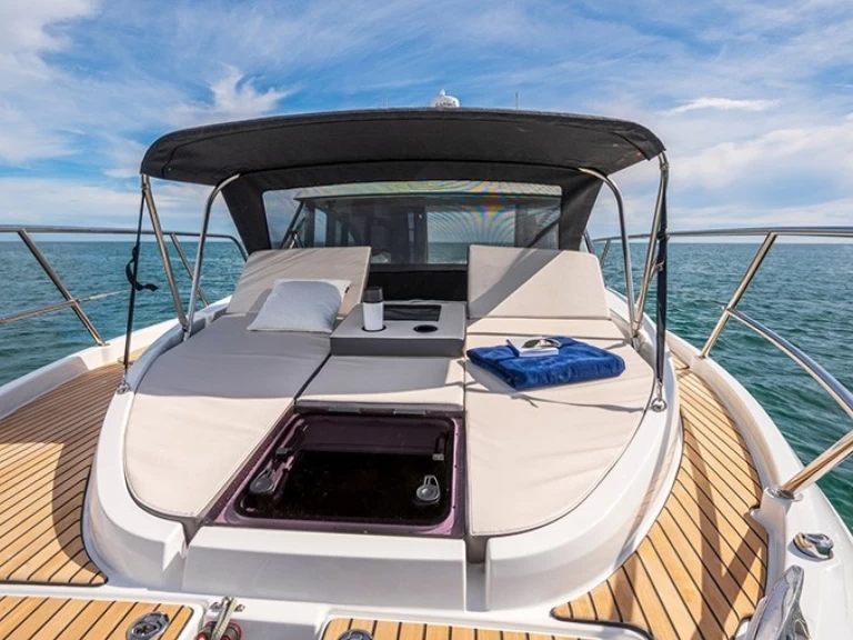 Alquiler de Bénéteau Beneteau Flyer 9 en Punat