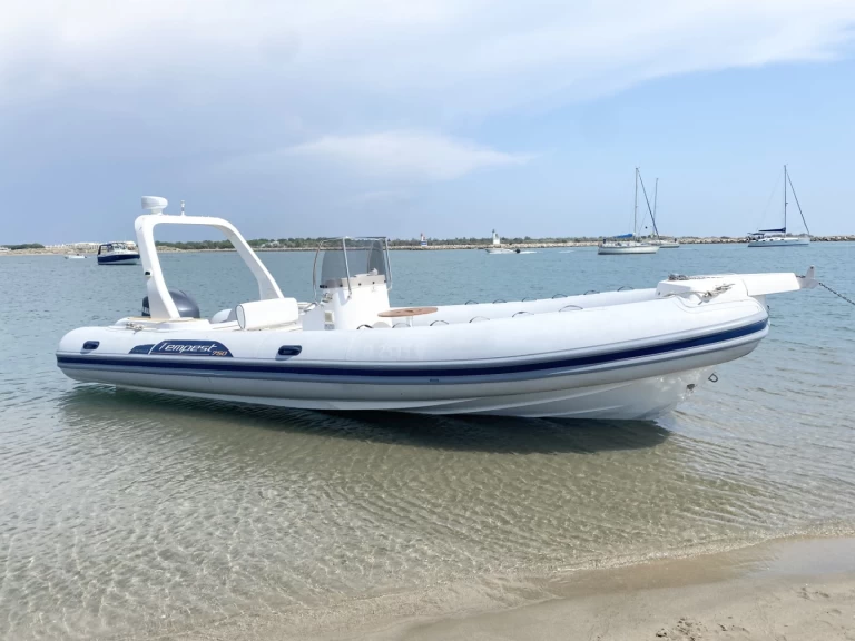 Alquiler Neumática en Port-Camargue - Capelli Tempest 750
