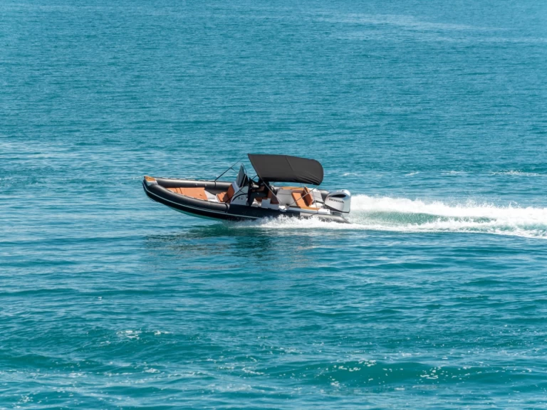 Alquiler de Tiger 740 Pro Line en Trogir