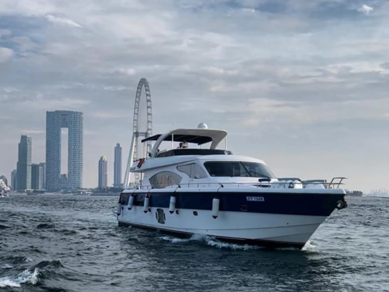 Alquiler Yate de lujo Dubai Marine con o sin  título de navegación