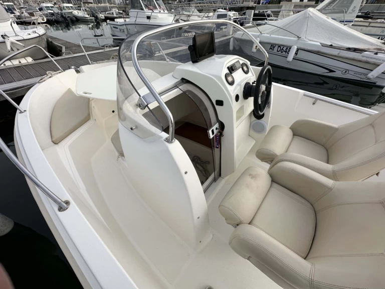 Alquiler de embarcaciones Jeanneau Cap Camarat 555 Style enQuiberon en Samboat