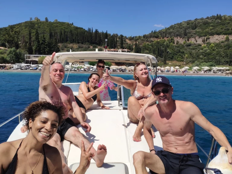 Alquiler de Cruisers Rogue 2670 en Poros, Kefalonia