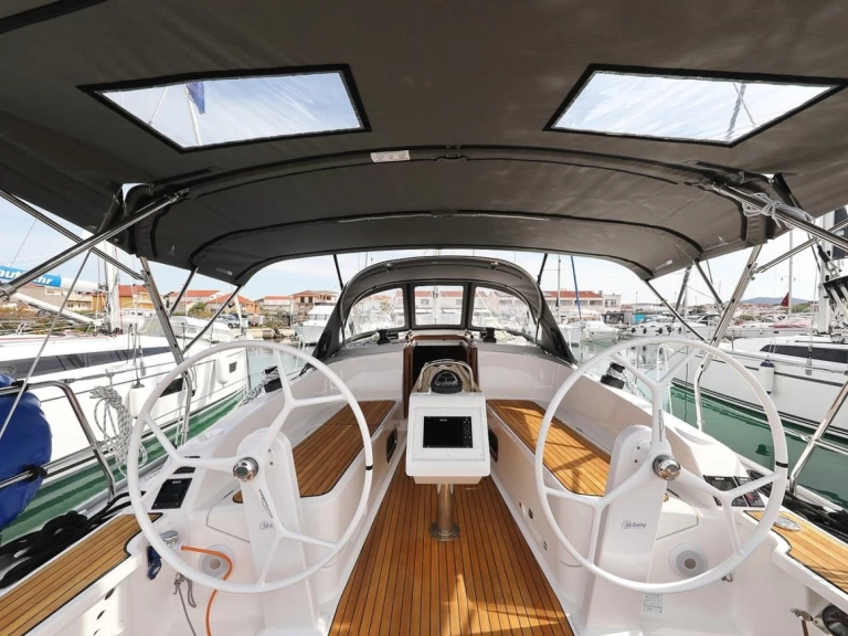 Alquiler Pirovac - Bavaria Cruiser 37 en SamBoat