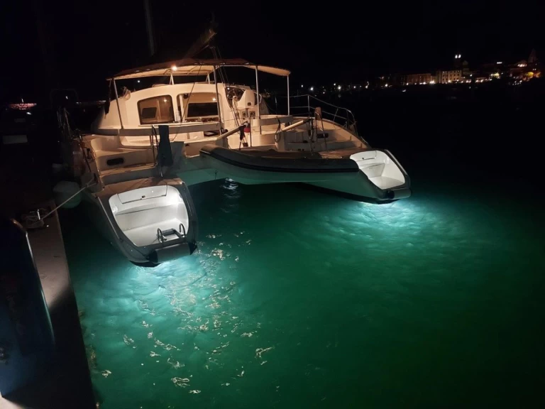 Catamarán para alquilar Izola al mejor precio