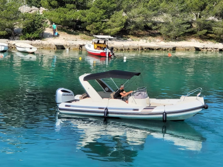 Alquiler de barcos Rogoznica barato de 23