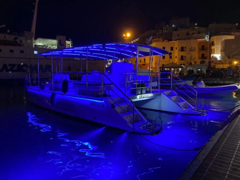 Alquiler de barcos Terracina barato de Cat Marine 39