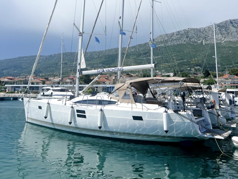 Alquiler de Velero, con o sin patrón Elan Kaštela