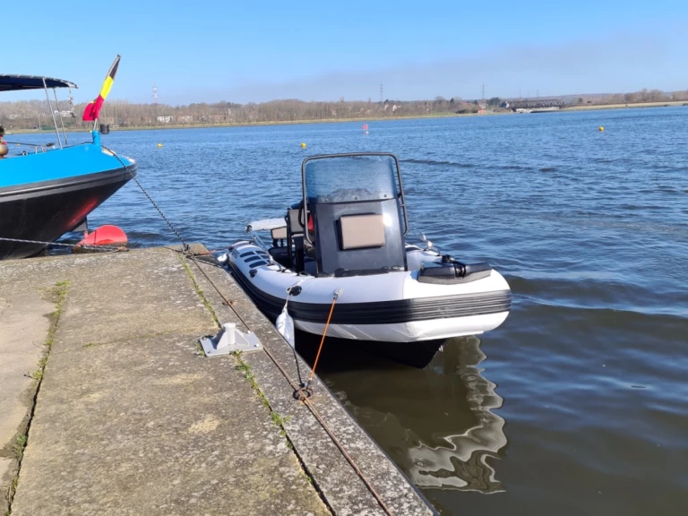 Alquiler Anneville-Ambourville - Brig Navigator 570 en SamBoat