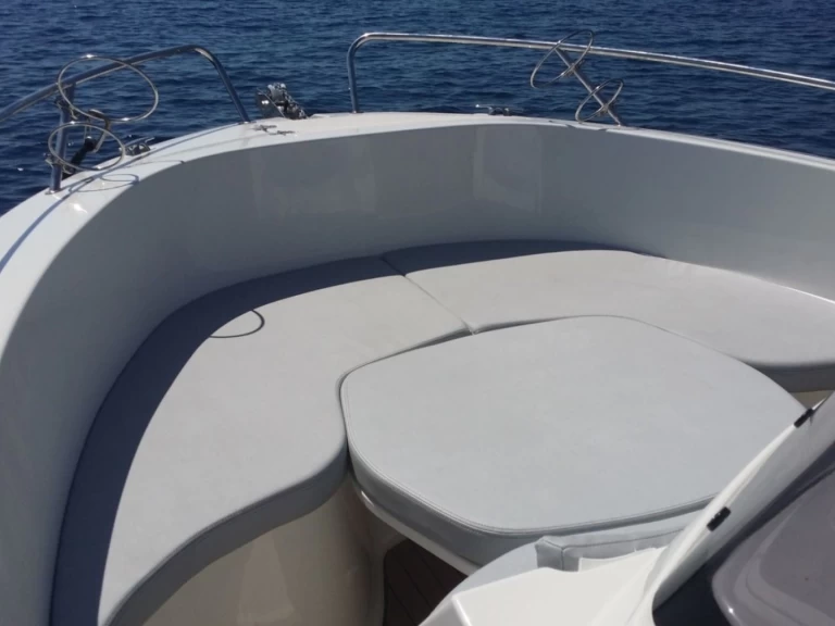 Alquiler de barcos Antibes barato de Pacific Craft 670 Open Trendy