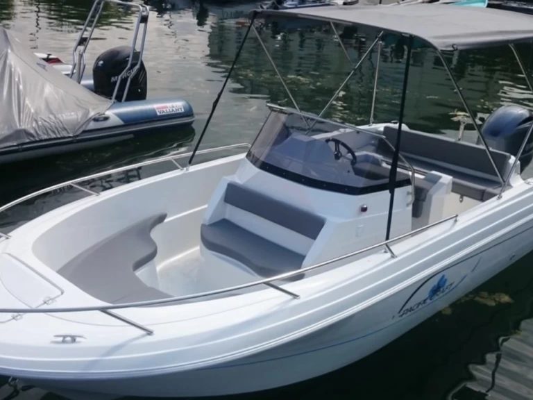 Alquiler de embarcaciones Pacific Craft Pacific Craft 670 Open Trendy enAntibes en Samboat