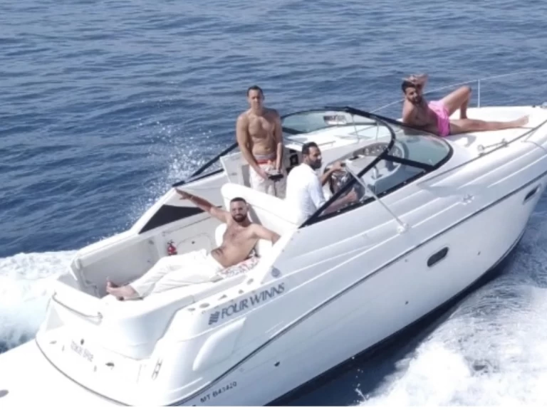 Alquiler de Four Winns Vista 248 en Nice