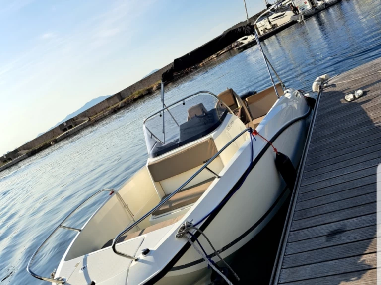 Quicksilver Activ 605 Open de alquiler a Marsella