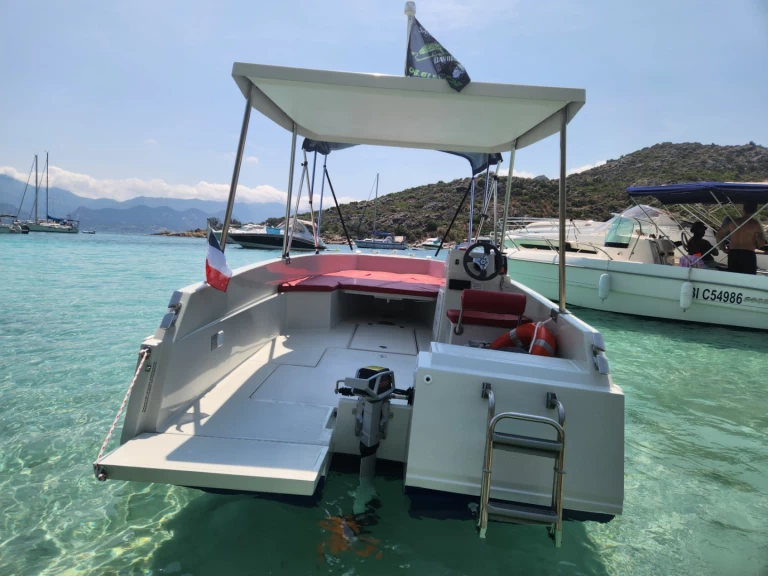 Alquiler Lancha Alizée Electronic con o sin  título de navegación