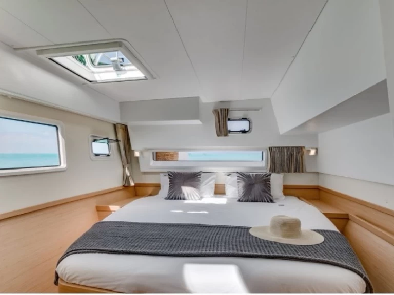 Catamarán para alquilar Furnari al mejor precio