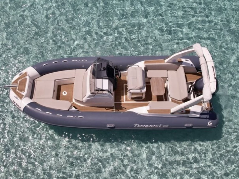 Alquiler Neumática en Ibiza (Ciudad) - Capelli Tempest 800