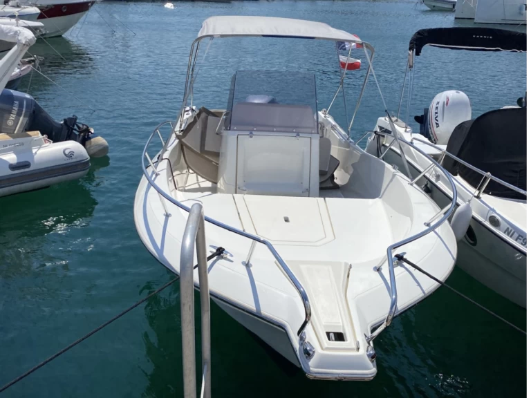 Alquiler Lancha White Shark con o sin  título de navegación