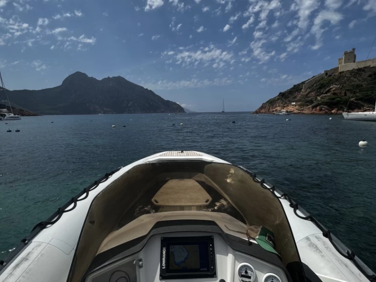 Alquiler de Kelt Sea Hawk 265 en Porto-Vecchio