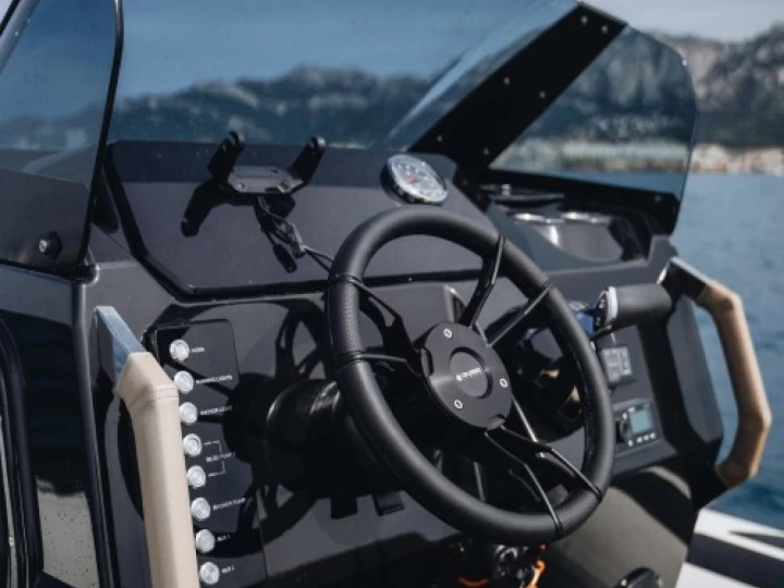 Alquiler de Brig Eagle 8 en Marsella