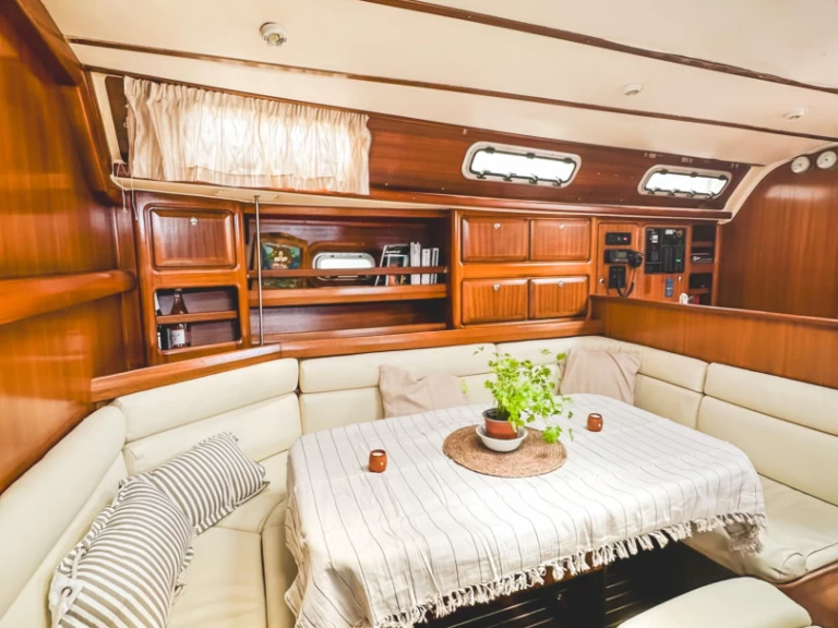 Alquiler Porroig - Bavaria Bavaria 42 Cruiser en SamBoat