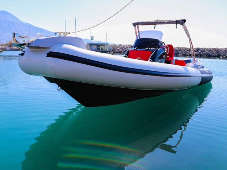 Alquiler Neumática Thor con o sin  título de navegación