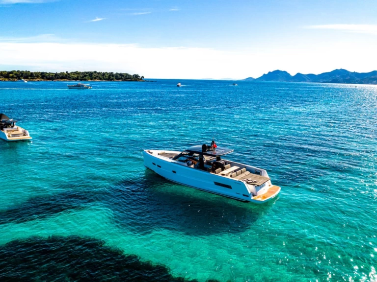 Alquiler de Fjord Fjord 48 Open en Mandelieu-la-Napoule