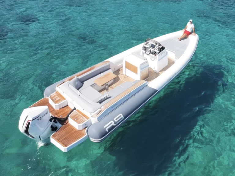 Alquiler de Renier Renier R9 Tourer en Port du Lavandou