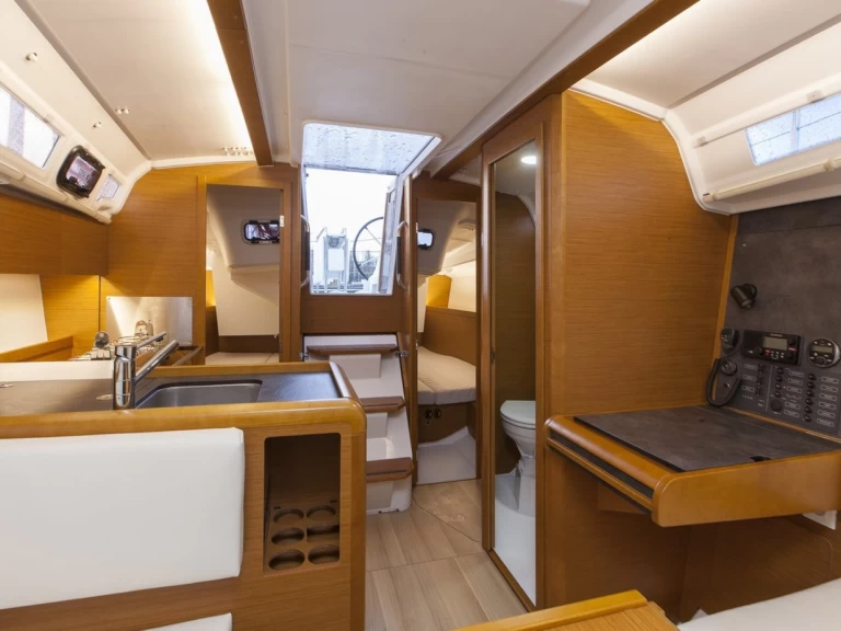 Alquiler de barcos Biograd na Moru barato de Sun Odyssey 349