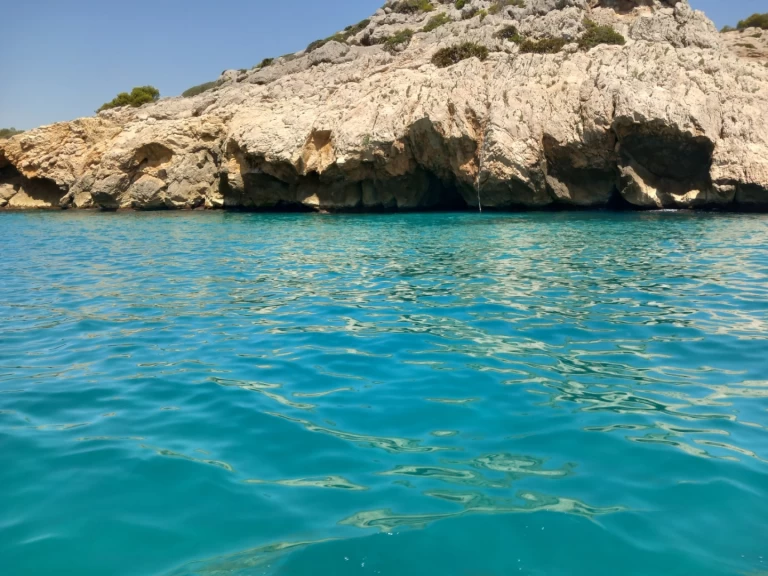 Alquiler de barcos Vilanova i la Geltrú barato de Horizon 210