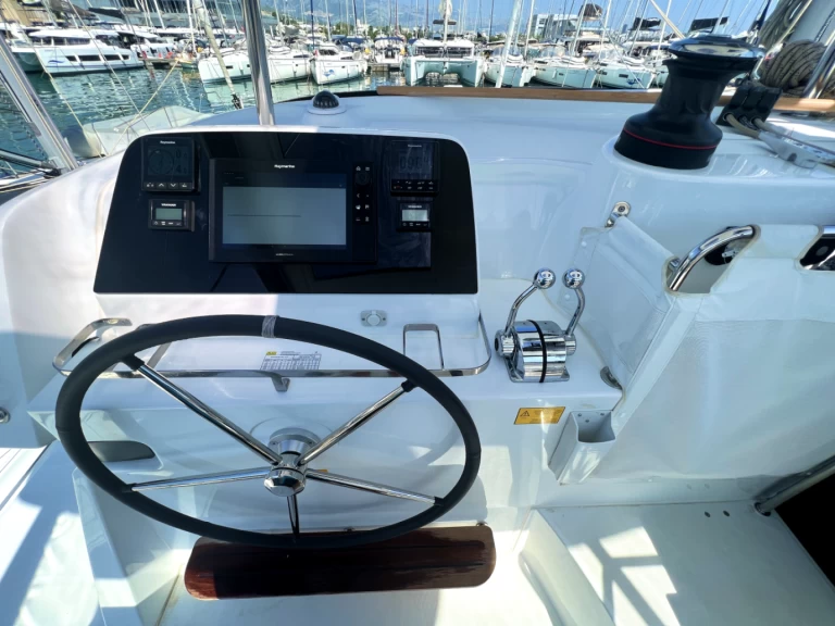 Catamarán para alquilar Kaštela al mejor precio