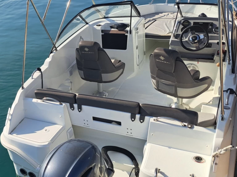 Alquiler Lancha en Rovinj - Jeanneau Cap Camarat 5.5 BR
