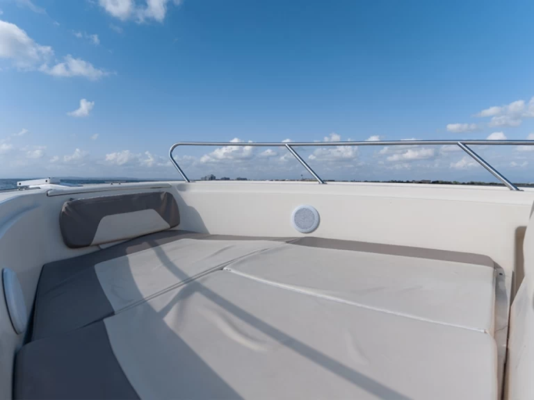 Lancha para alquilar Roses al mejor precio