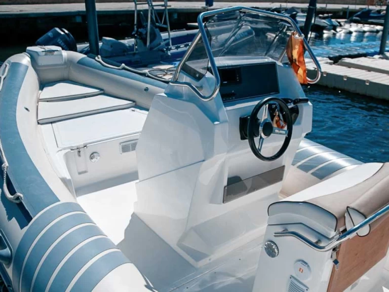 Lomac Lomac 660 IN de alquiler a Roses