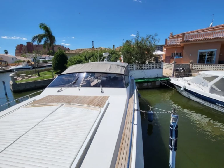 Alquiler Roses - Technomarine Techno 55 en SamBoat