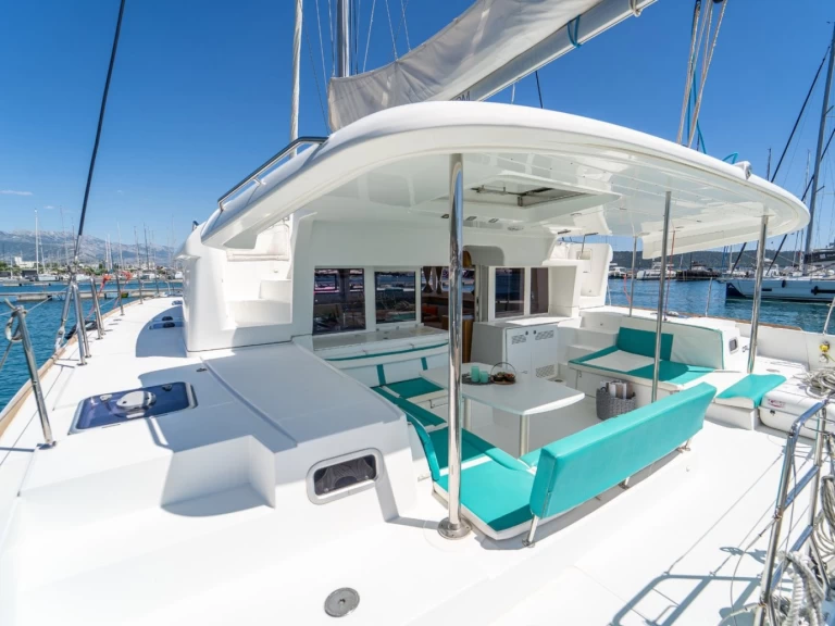 Alquiler Catamarán Lagoon con o sin  título de navegación
