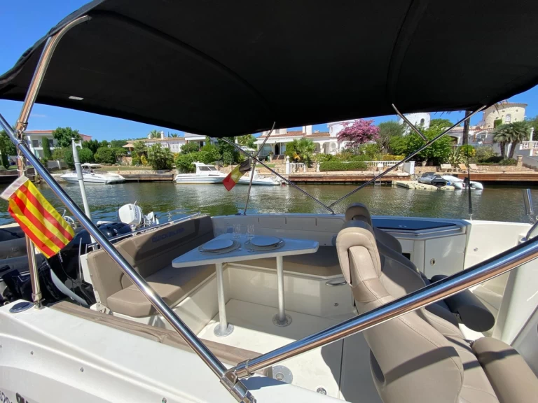 Alquiler Lancha Quicksilver con o sin  título de navegación