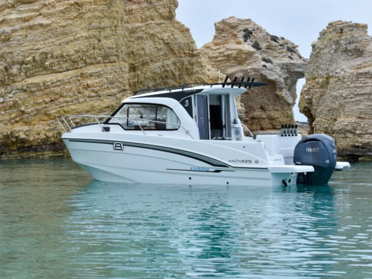 Alquiler de Bénéteau Antares 8 en Agía Ánna