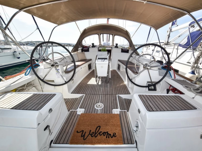 Alquiler Velero Jeanneau con o sin  título de navegación