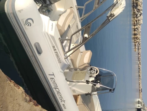 Alquiler de Capelli Tempest 600 en Marsella