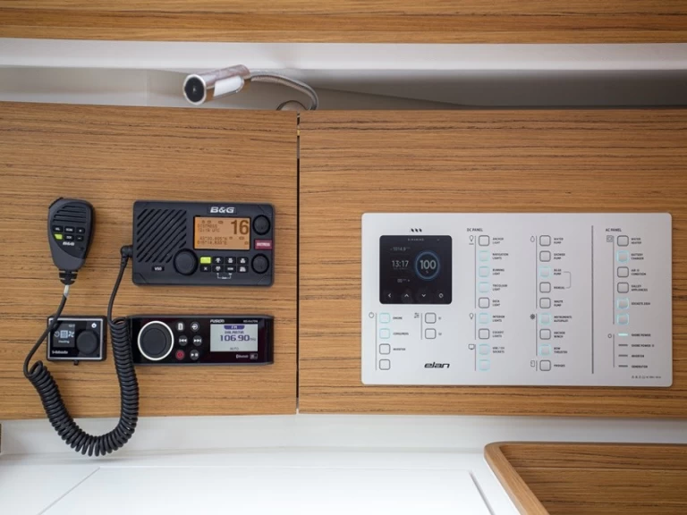 Alquiler de Elan Impression 45 en Baška Voda